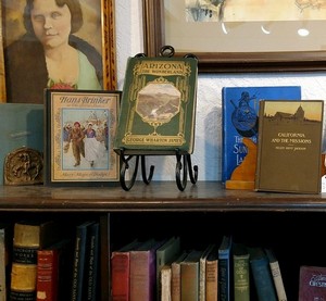 Books Vintage & Collectible